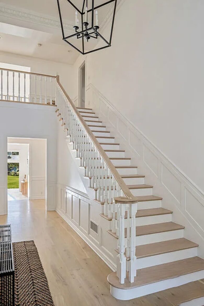 An Architectural Estate on the Riviera - Malibu, California