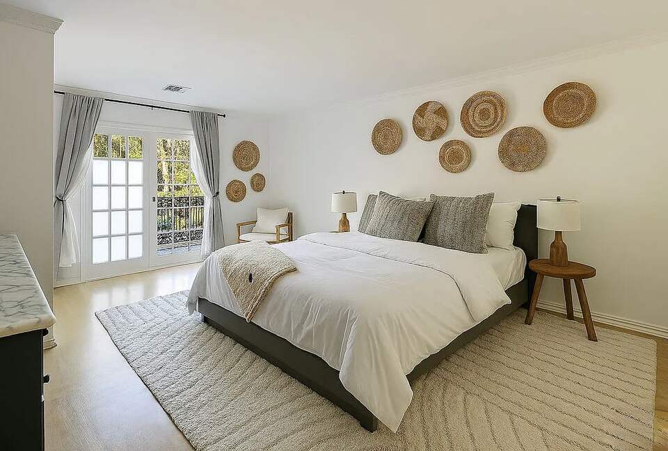 An Architectural Estate on the Riviera - Malibu, California