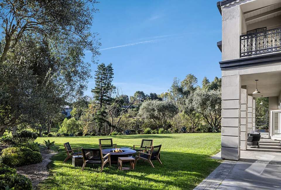 An Architectural Estate on the Riviera - Malibu, California