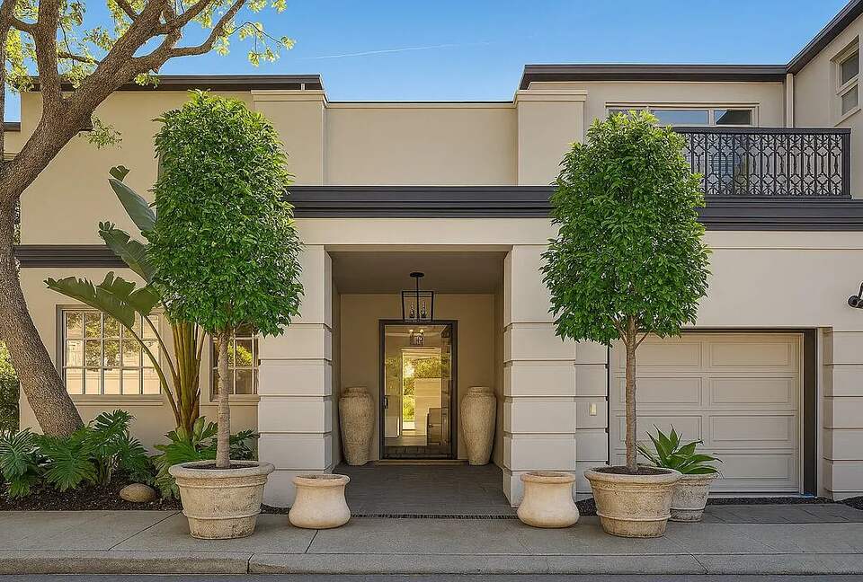 An Architectural Estate on the Riviera - Malibu, California