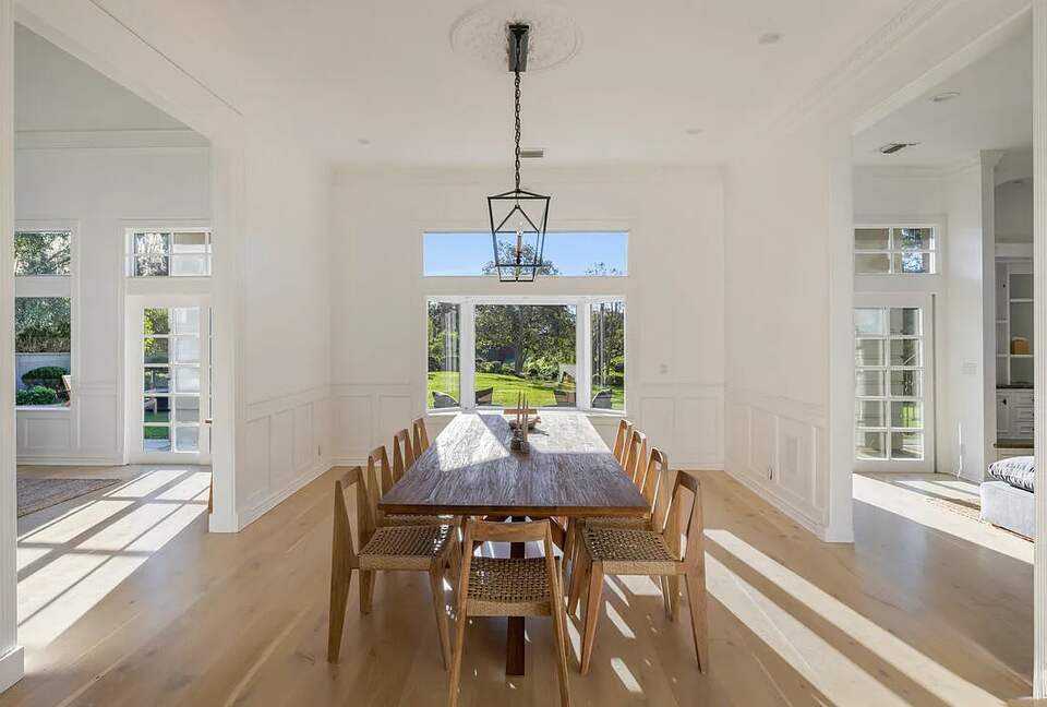 An Architectural Estate on the Riviera - Malibu, California