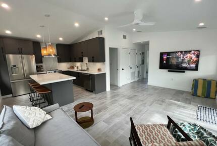 Calm Coastal Escape Steps from the Atlantic - Key Largo, Florida