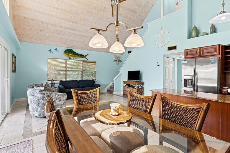 Canal-Front Keys Retreat Near Sombrero Beach - Marathon, Florida