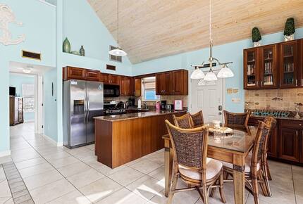 Canal-Front Keys Retreat Near Sombrero Beach - Marathon, Florida