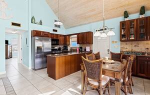 Canal-Front Keys Retreat Near Sombrero Beach - Marathon, Florida