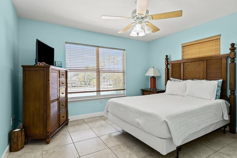 Canal-Front Keys Retreat Near Sombrero Beach - Marathon, Florida