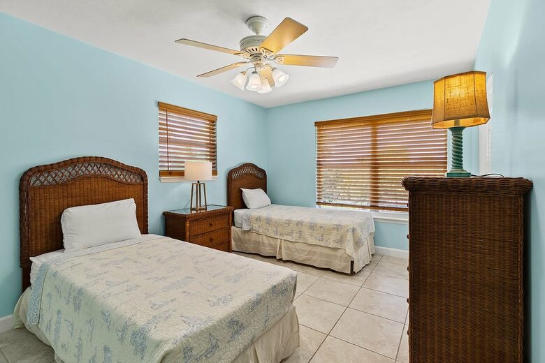 Canal-Front Keys Retreat Near Sombrero Beach - Marathon, Florida