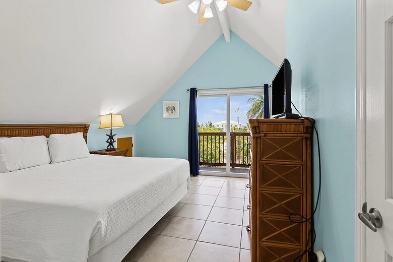 Canal-Front Keys Retreat Near Sombrero Beach - Marathon, Florida