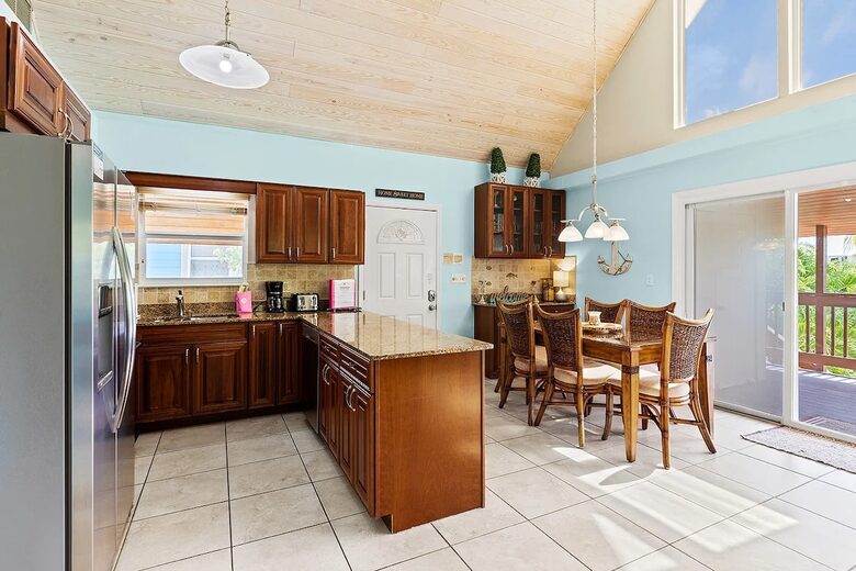 Canal-Front Keys Retreat Near Sombrero Beach - Marathon, Florida