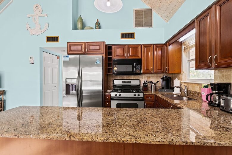 Canal-Front Keys Retreat Near Sombrero Beach - Marathon, Florida