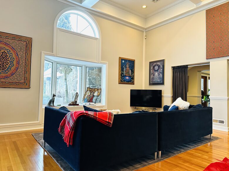 Easter's First Blooms at the Estate and Late April Exclusive Tulip Extravaganza - Woodstock, New York