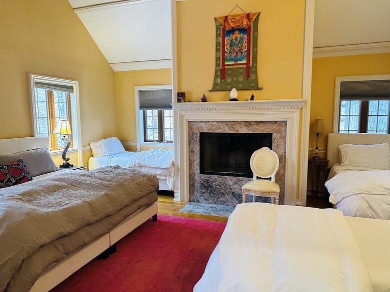 Easter's First Blooms at the Estate and Late April Exclusive Tulip Extravaganza - Woodstock, New York