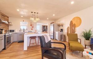 Private Joshua Tree Desert Retreat with Hot Tub & Stargazing - Joshua Tree, California