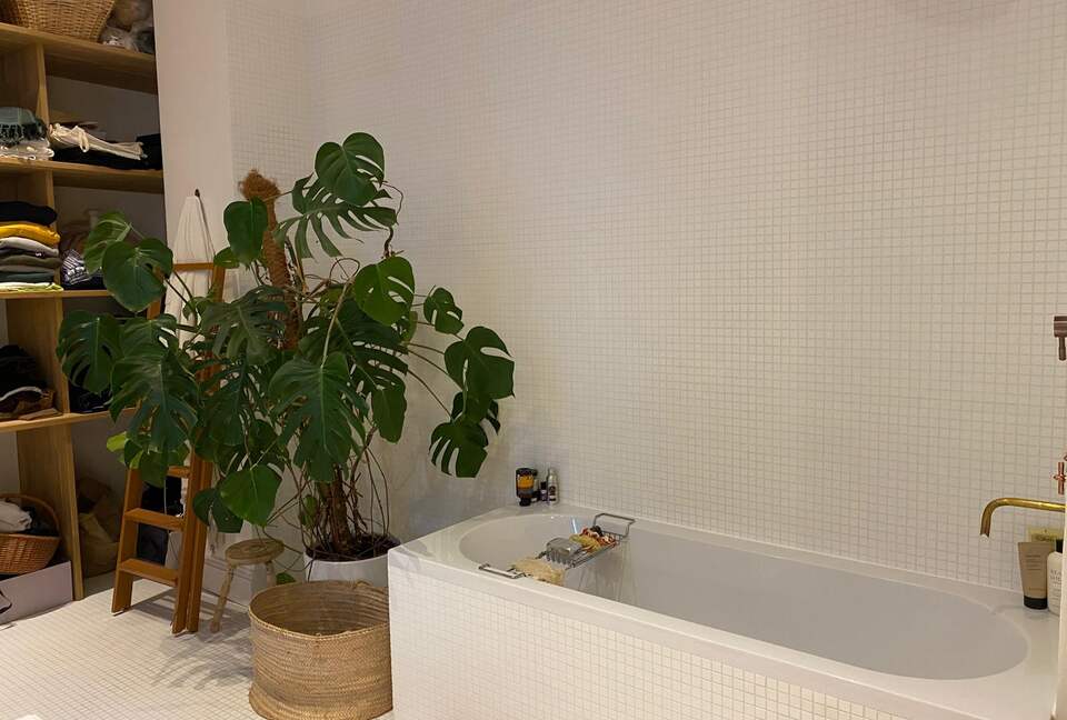 Refined Minimalist Apartment by Paris’s Iconic Passages - Paris, France