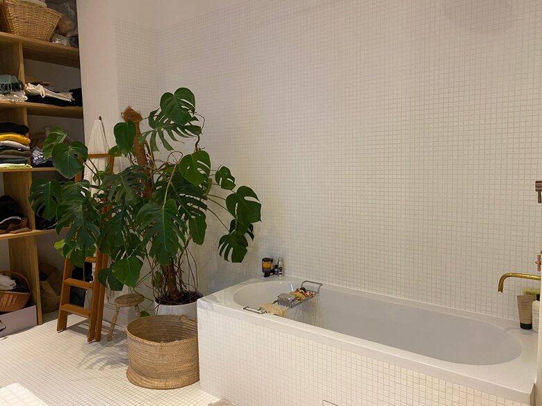 Refined Minimalist Apartment by Paris’s Iconic Passages - Paris, France