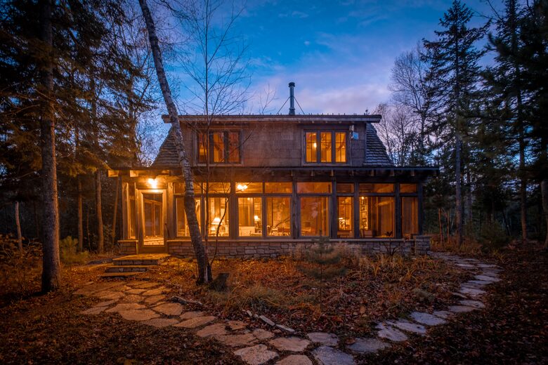 Magical Anam Cara Cabin on Lake Medora - Copper Harbor, Michigan