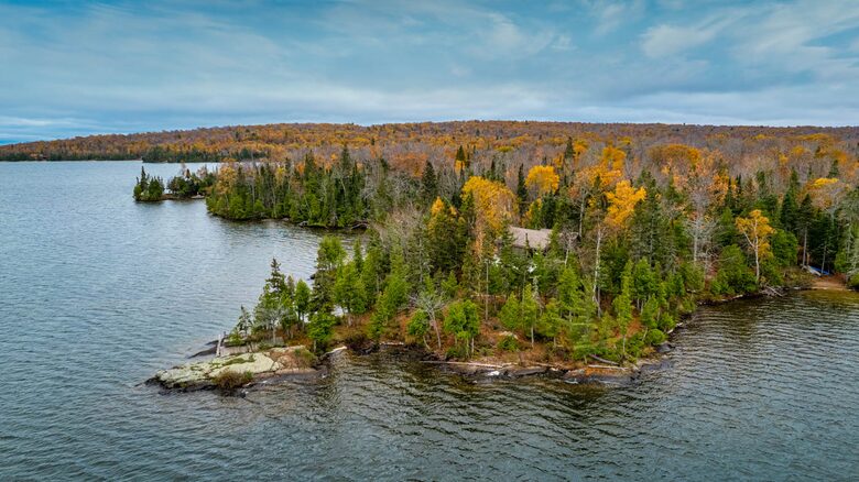 Magical Anam Cara Cabin on Lake Medora - Copper Harbor, Michigan