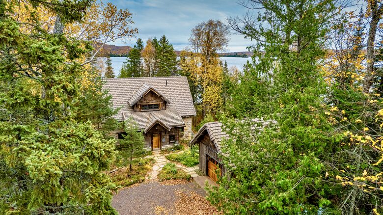 Magical Anam Cara Cabin on Lake Medora - Copper Harbor, Michigan
