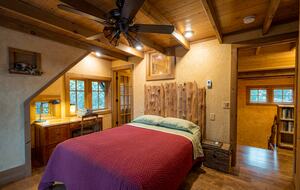 Magical Anam Cara Cabin on Lake Medora - Copper Harbor, Michigan