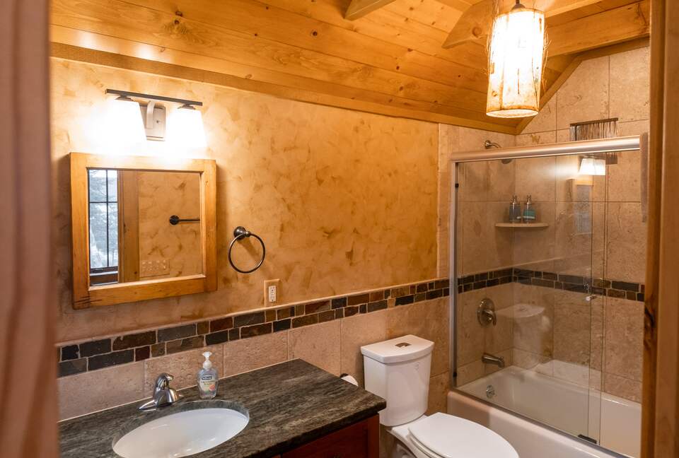 Magical Anam Cara Cabin on Lake Medora - Copper Harbor, Michigan