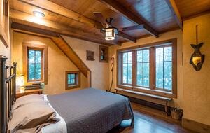 Magical Anam Cara Cabin on Lake Medora - Copper Harbor, Michigan