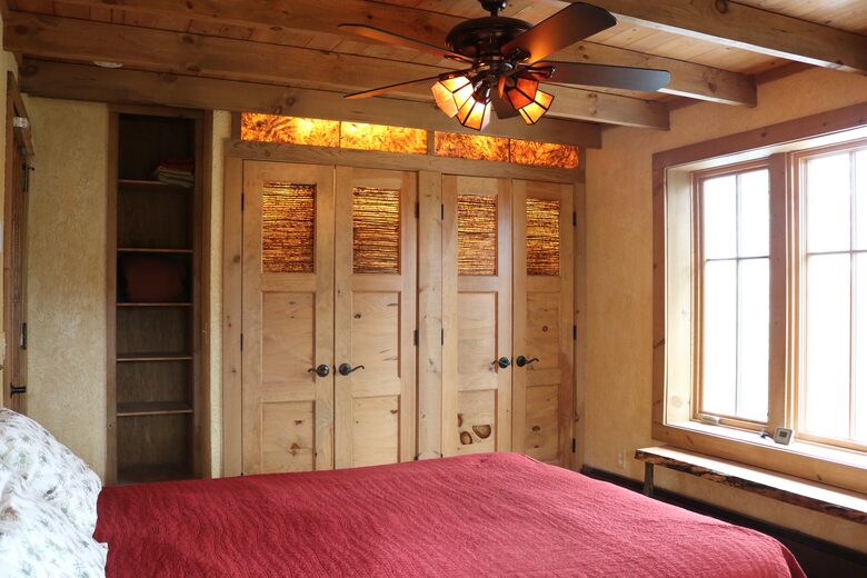 Magical Anam Cara Cabin on Lake Medora - Copper Harbor, Michigan