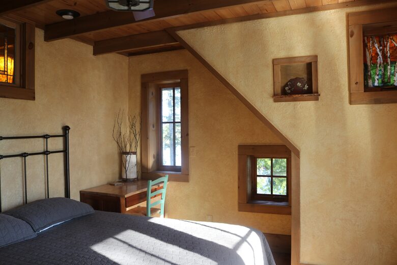 Magical Anam Cara Cabin on Lake Medora - Copper Harbor, Michigan