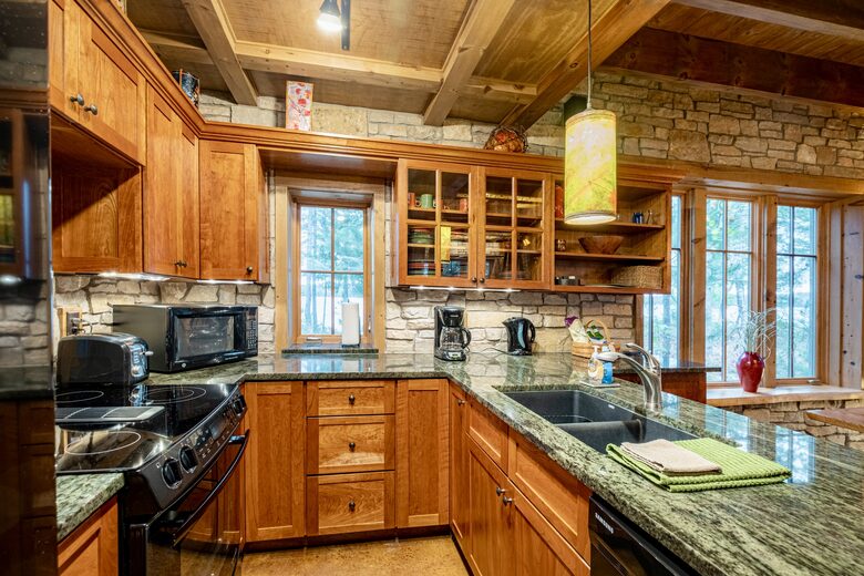 Magical Anam Cara Cabin on Lake Medora - Copper Harbor, Michigan