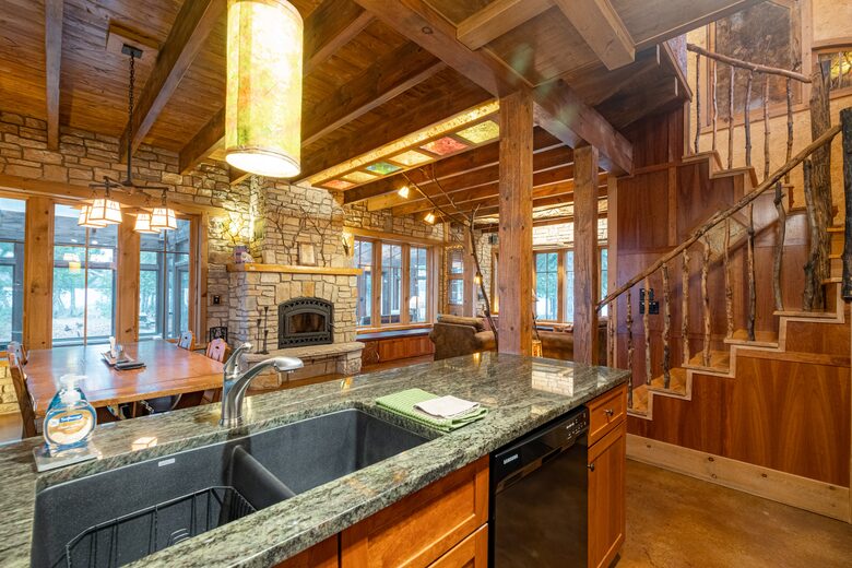 Magical Anam Cara Cabin on Lake Medora - Copper Harbor, Michigan