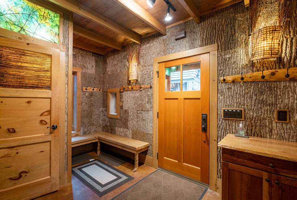 Magical Anam Cara Cabin on Lake Medora - Copper Harbor, Michigan