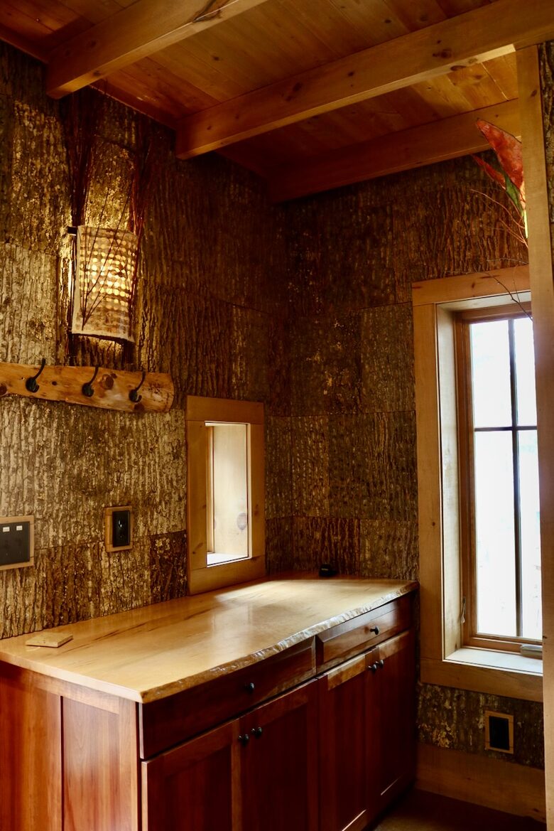 Magical Anam Cara Cabin on Lake Medora - Copper Harbor, Michigan