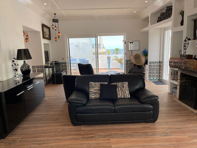 1930s Oceanview Villa Steps from Praia da Rocha - Praia da Rocha, Portugal