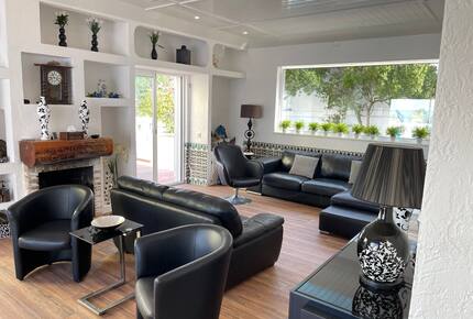 1930s Oceanview Villa Steps from Praia da Rocha - Praia da Rocha, Portugal