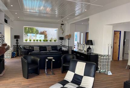 1930s Oceanview Villa Steps from Praia da Rocha - Praia da Rocha, Portugal