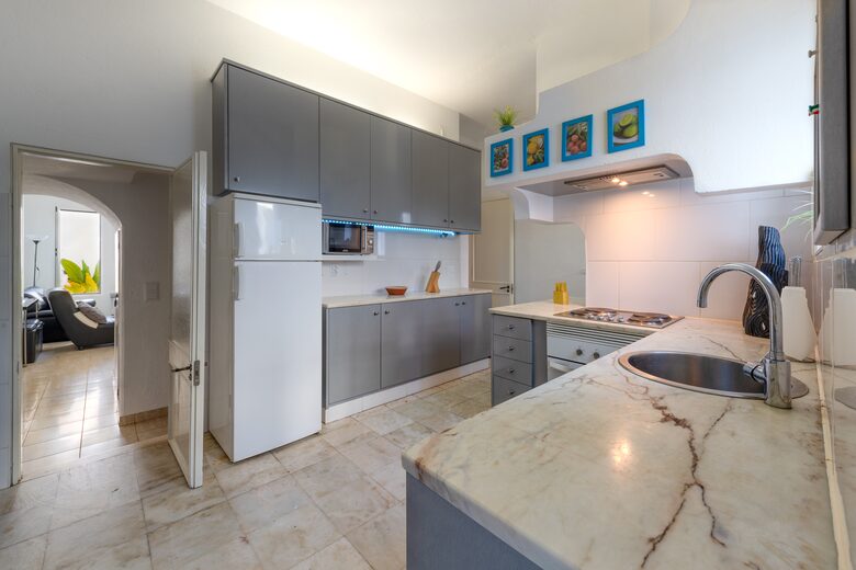 1930s Oceanview Villa Steps from Praia da Rocha - Praia da Rocha, Portugal