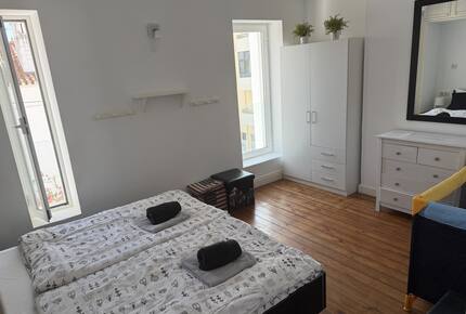 Flower room 4 (with a baby bed)