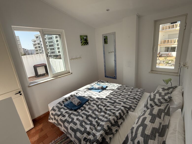 Roof top suite 7 (with shower and wc) 2nd floor