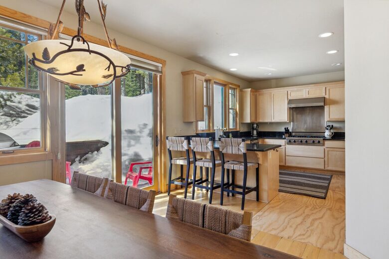 River Run Family Retreat Near Palisades Tahoe - Alpine Meadows, California