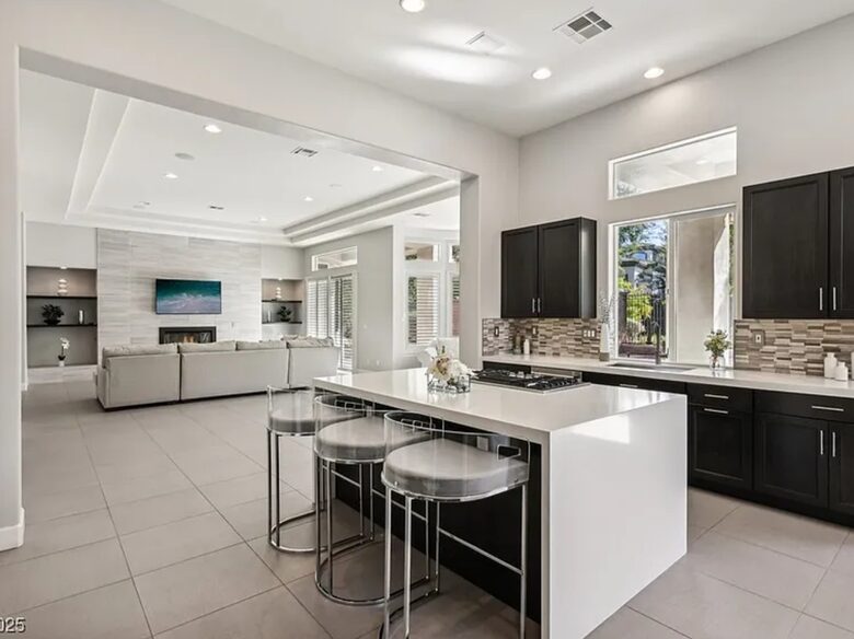 Private Modern Retreat 15 minutes to Las vegas strip in Henderson - Henderson, Nevada