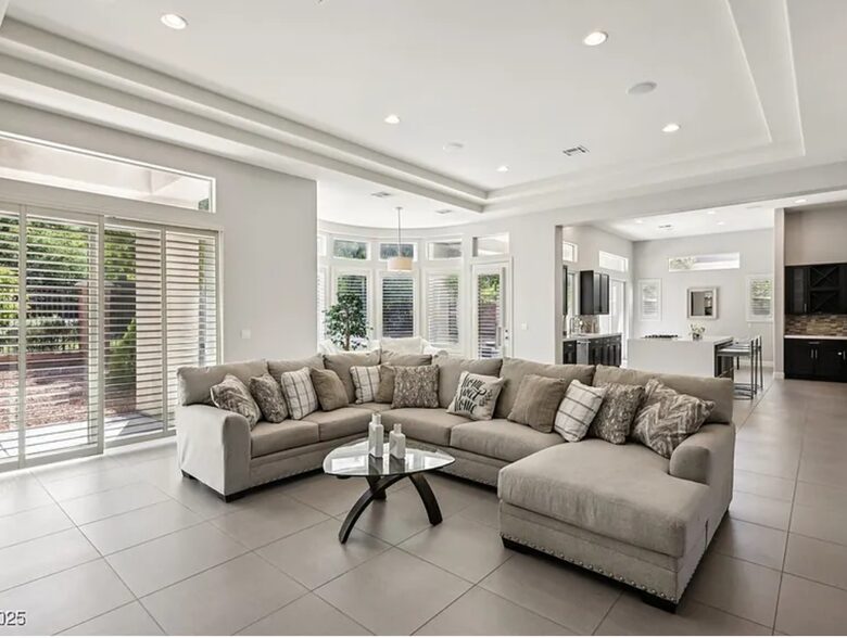 Private Modern Retreat 15 minutes to Las vegas strip in Henderson - Henderson, Nevada