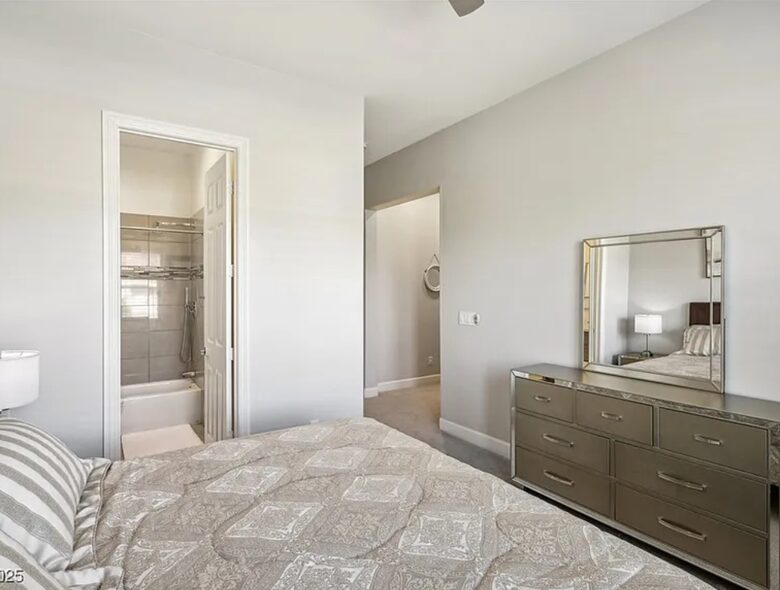 Private Modern Retreat 15 minutes to Las vegas strip in Henderson - Henderson, Nevada