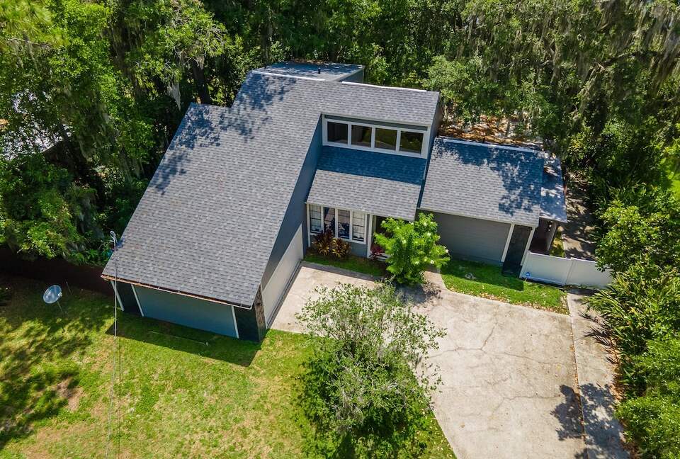 Relaxed Riverside Home with Private Dock and Balcony - Tampa, Florida