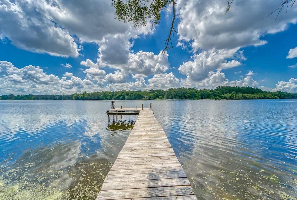 Relaxed Riverside Home with Private Dock and Balcony - Tampa, Florida