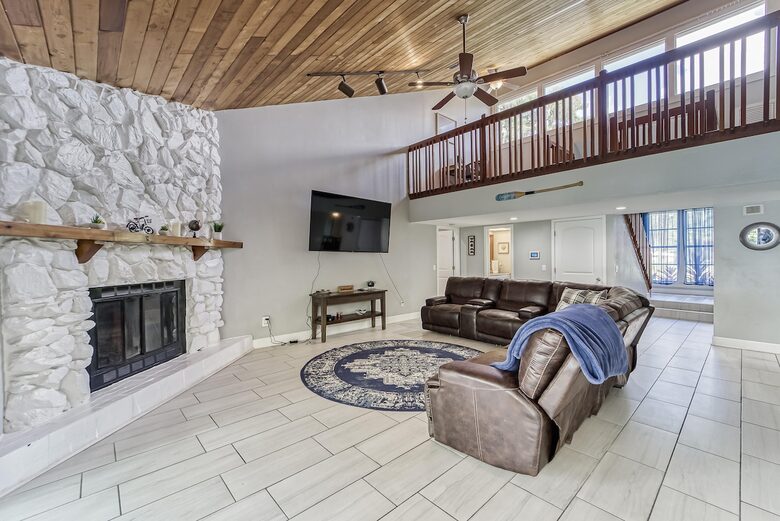 Relaxed Riverside Home with Private Dock and Balcony - Tampa, Florida