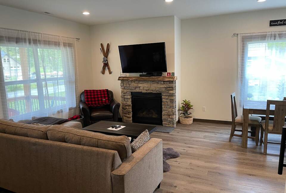 A Modern Alpine Chalet in the Heart of Packwood - Packwood, Washington