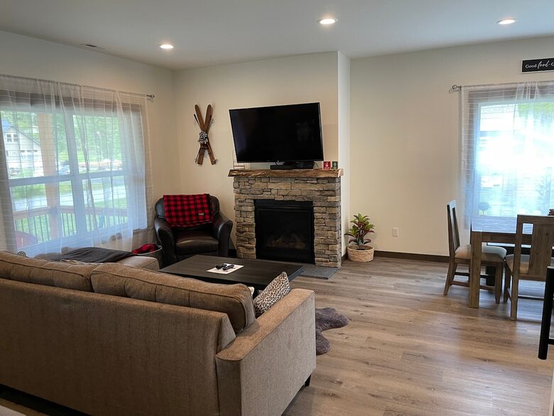 A Modern Alpine Chalet in the Heart of Packwood - Packwood, Washington