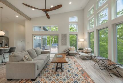 The Curated Treehouse | Private Hot Tub with Trail & Resort Access - Innsbrook, Missouri