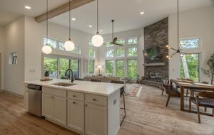 The Curated Treehouse | Private Hot Tub with Trail & Resort Access - Innsbrook, Missouri