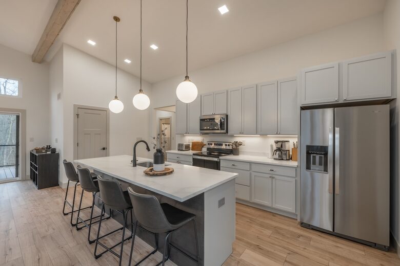 The Curated Treehouse | Private Hot Tub with Trail & Resort Access - Innsbrook, Missouri