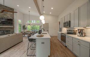 The Curated Treehouse | Private Hot Tub with Trail & Resort Access - Innsbrook, Missouri